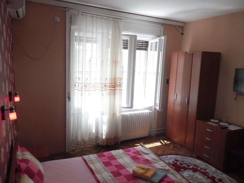 Family Top Rooms Bela Lada Sobe Novi Sad Pokoj fotografie