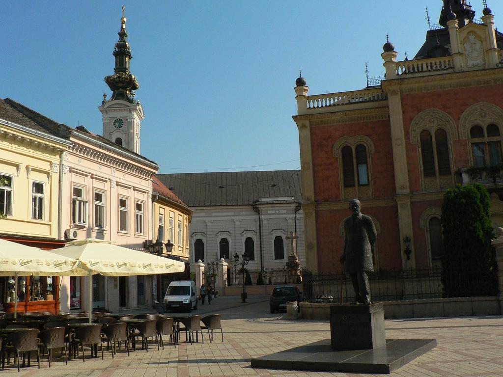 Family Top Rooms Bela Lada Sobe Novi Sad Exteriér fotografie