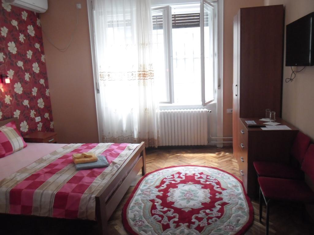 Family Top Rooms Bela Lada Sobe Novi Sad Pokoj fotografie