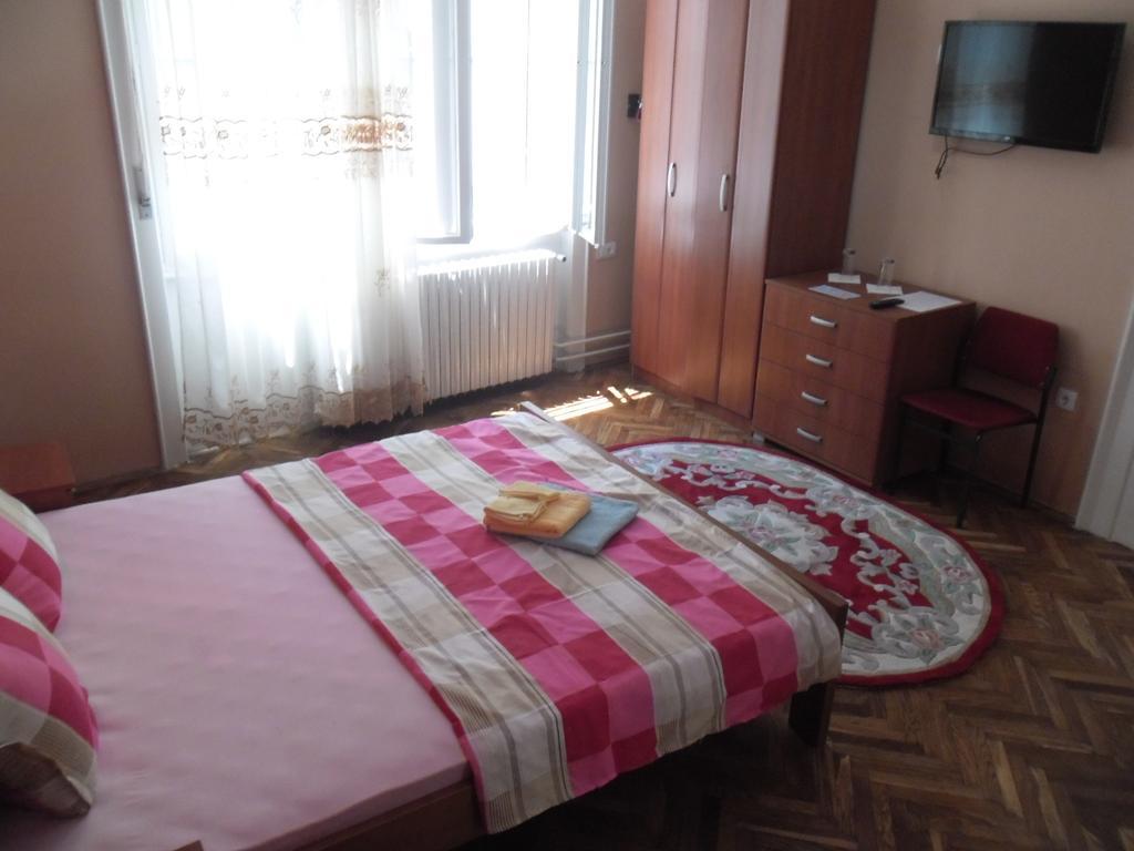 Family Top Rooms Bela Lada Sobe Novi Sad Pokoj fotografie